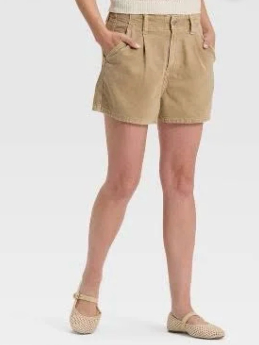 Universal Thread women’s almond khaki  High-rise pleated denim shorts size 6 NEW